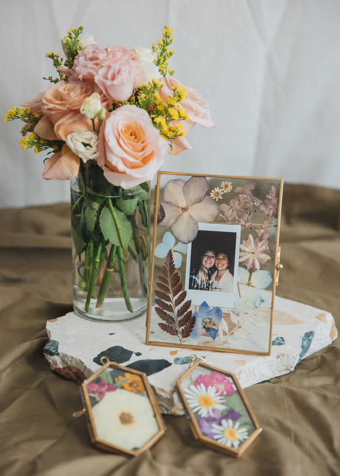 Mother's Day Frame & Bouquet Class